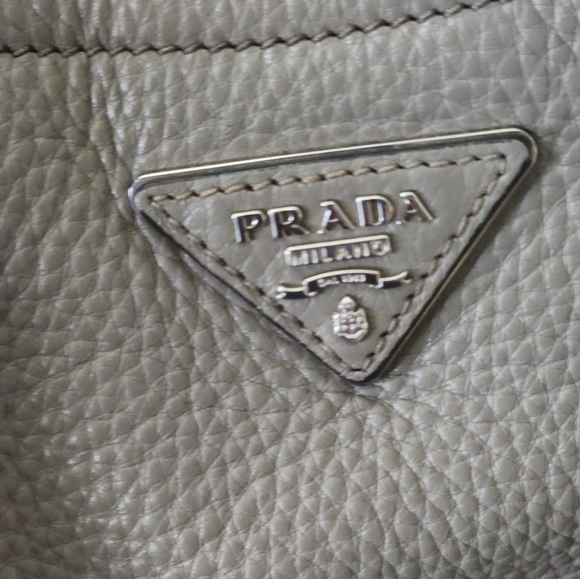 Prada Vitello Daino hobo bag - Picture 3 of 5